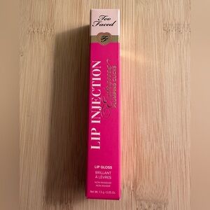 Too Faced Lip Injection Extreme Plumping Clicks lip gloss in perfect pink